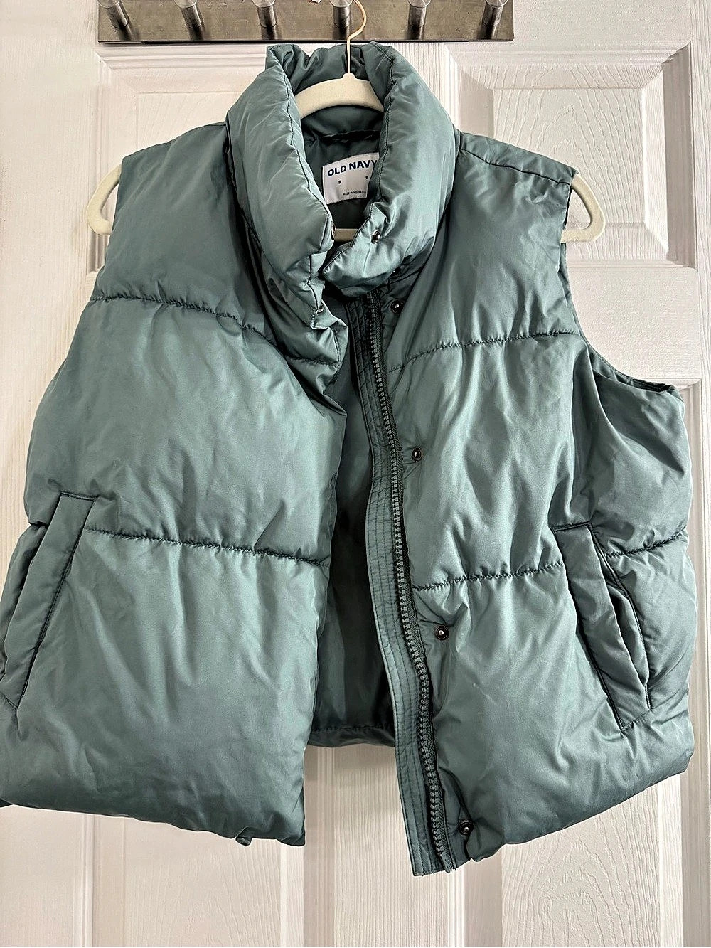 Old Navy Puffer Zip Vest in Green Size Small Like New